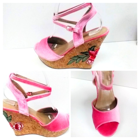 (NEW)! Pink Velvet Platform Flower Wedge! - Picture 6 of 11